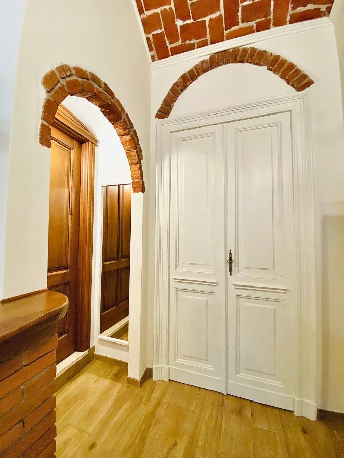 Exquisitely Renovated And Centrally Located Apartment With Free Parking Turín Exteriér fotografie